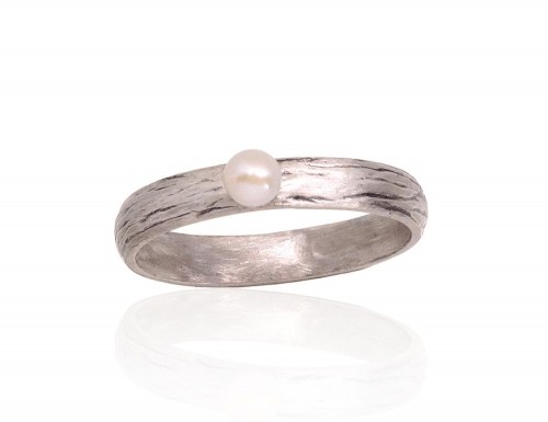 Серебряное кольцо #2101738(Matt+POx-MattBk)_PE, Серебро	925°, оксид (покрытие), Жемчуг , Размер: 17, 2.4 гр. image 1