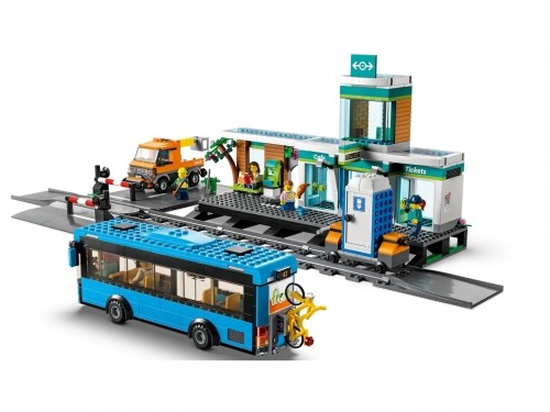 LEGO CITY 60335 Train Station image 1