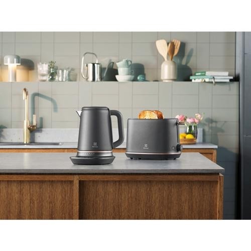 Electrolux E7K16BP electric kettle 1.7 L 2400 W Black, Copper image 2