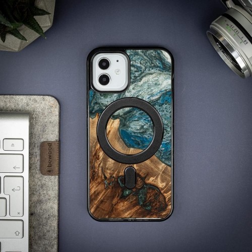 Wood and Resin Case for iPhone 12|12 Pro MagSafe Bewood Unique Planet Earth - Blue-Green image 3