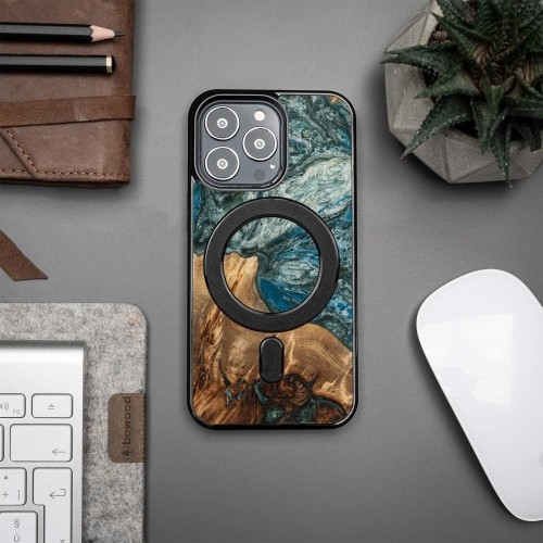 Wood and Resin Case for iPhone 13 Pro MagSafe Bewood Unique Planet Earth - Blue-Green image 3