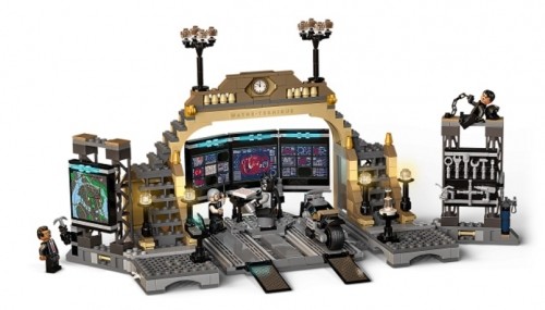 LEGO 76183 DCU: Batcave Duel with Riddler Конструктор image 3