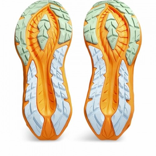 Беговые кроссовки для взрослых Asics Novablast 4 Tr Оранжевый image 3