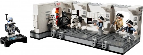 LEGO STAR WARS 75387 Boarding the Tantive IV image 3