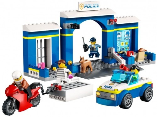 LEGO CITY 60370 POLICE STATION CHASE image 3