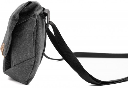 Peak Design Field Pouch V2, charcoal image 4