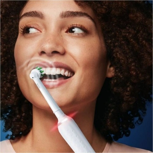 Электрическая зубная щетка Oral-B Pro 3 image 4