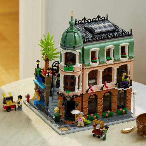 10297 LEGO® Icons Boutique Hotel image 4