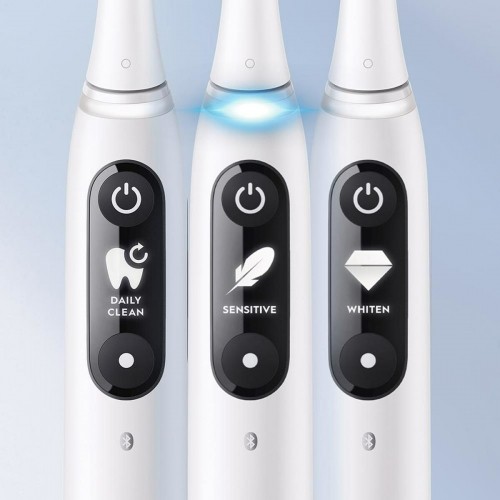 Электрическая зубная щетка Oral-B iO image 4