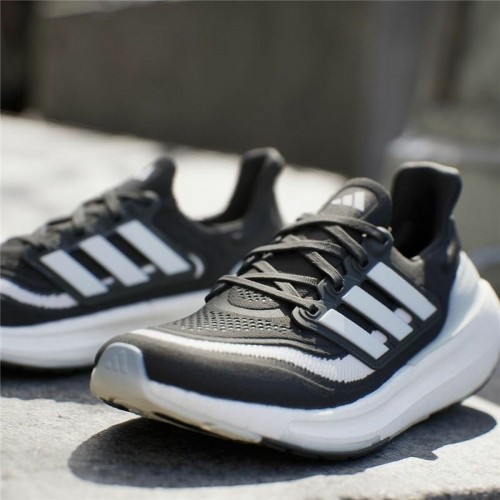 Женские спортивные кроссовки Adidas Ultra Boost Light Белый Чёрный image 5