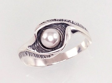 Серебряное кольцо #2100931(POx-Bk)_PE, Серебро	925°, оксид (покрытие), Жемчуг , Размер: 17.5, 2.9 гр.
