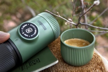 WACACO NANOPRESSO MOSS GREEN + CASE ground coffee maker