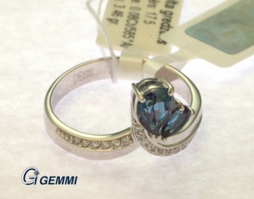 Gemmi Золотое кольцо с бриллиантом и сапфиром