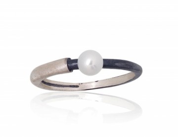 Silver ring #2101837(Matt+POx-MattBk)_PE, Silver 925°, oxide (Plating), Fresh-water Pearl, Size: 16.5, 1.9 gr.