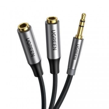 UGREEN AUX audio sadalītājs ar jack 3,5 mm kabeli, 20 cm (sudraba krāsā)