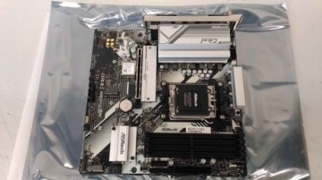 Asrock   SALE OUT.  AMD AM5 A620/4DDR5 WIFI |  A620M Pro RS WiFi | Processor family AMD | Processor socket AM5 | DDR5 DIMM | Memory slots 4 | Supported hard disk drive interfaces SATA3, M.2 | Number of SATA connectors 4 | Chipset AMD A620 | Micro ATX | RE