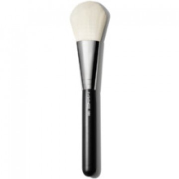 MAC Brush 135S - Velký štětec na pudr